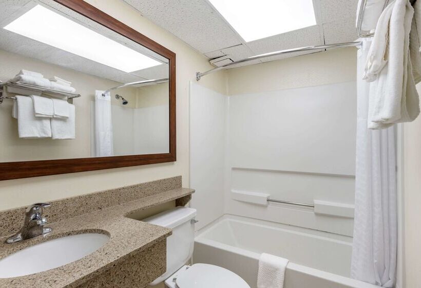 ホテル Quality Inn Ocean City Beachfront