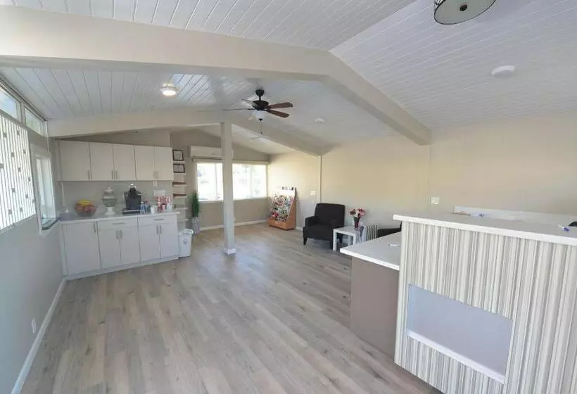 فندق Regency Inn & Suites Sarasota