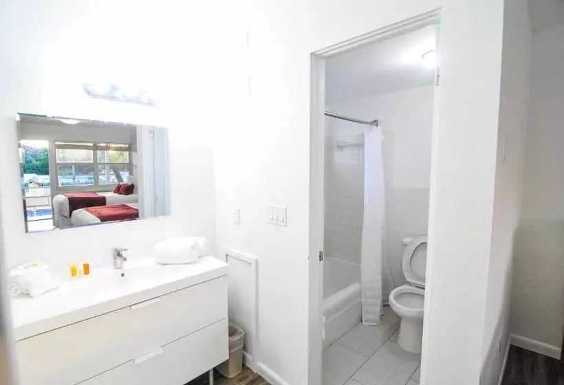 فندق Regency Inn & Suites Sarasota