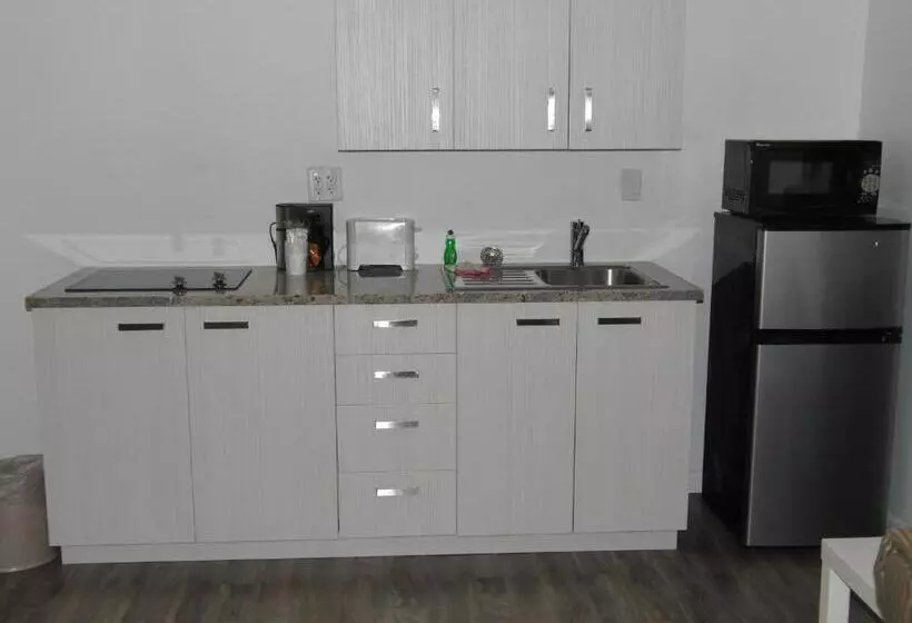 فندق Regency Inn & Suites Sarasota