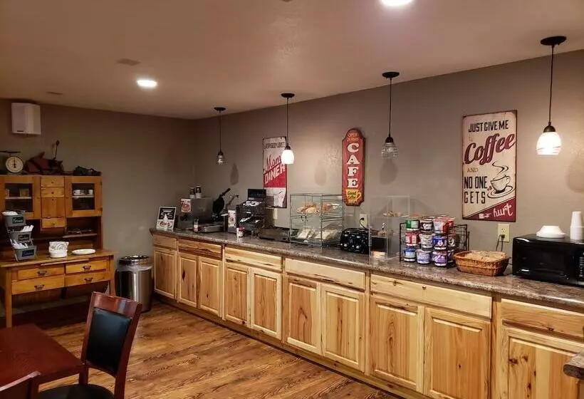 هتل Rib Mountain Inn