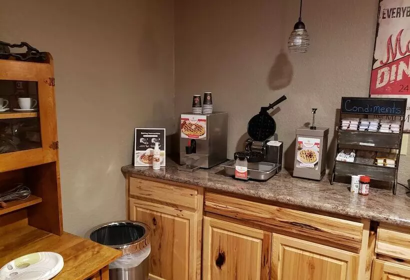 هتل Rib Mountain Inn