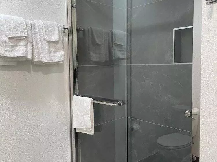 Отель Ritz Inn San Francisco Airport Sfo