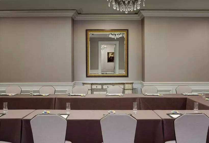 هتل The Ritzcarlton, New Orleans