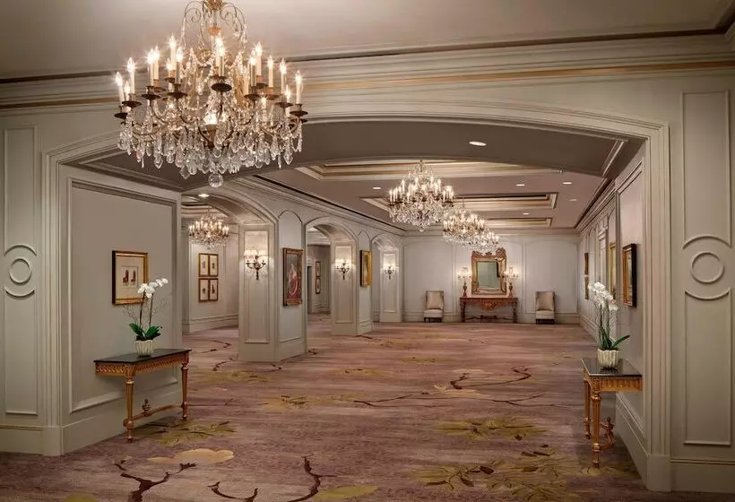 هتل The Ritzcarlton, New Orleans