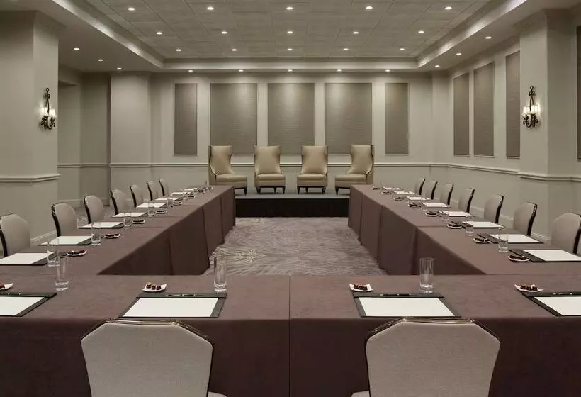 هتل The Ritzcarlton, New Orleans