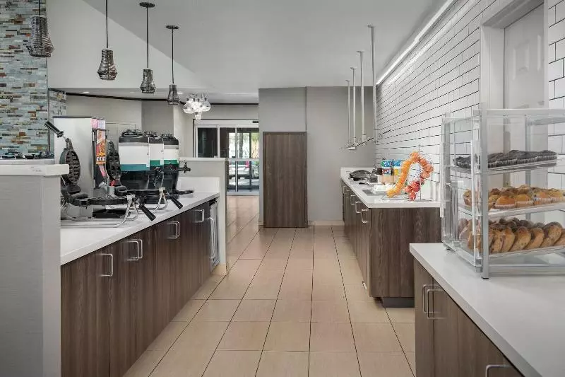 Residence Inn By Marriott Phoenix Airport