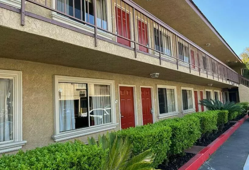 Rivera Inn & Suites Motel