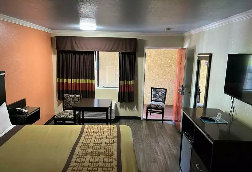 Rivera Inn & Suites Motel