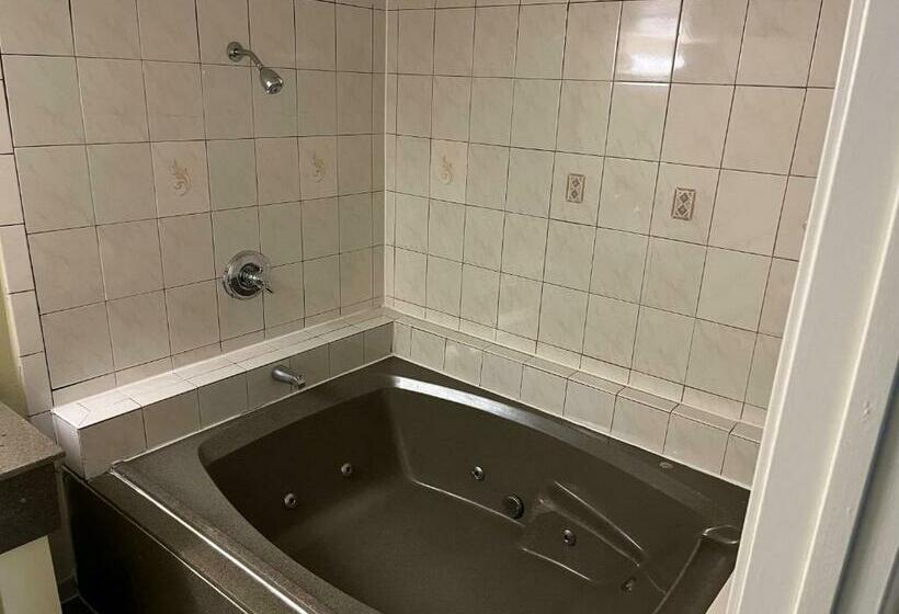 Rivera Inn & Suites Motel