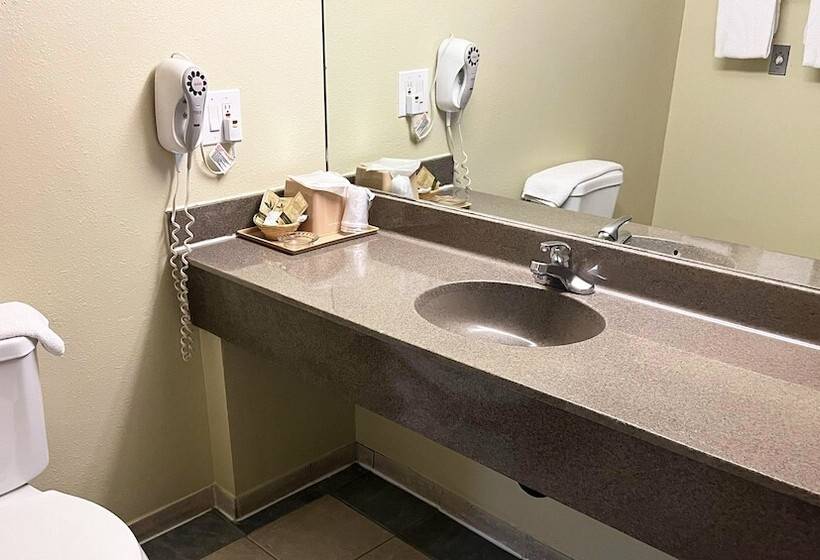 Rivera Inn & Suites Motel