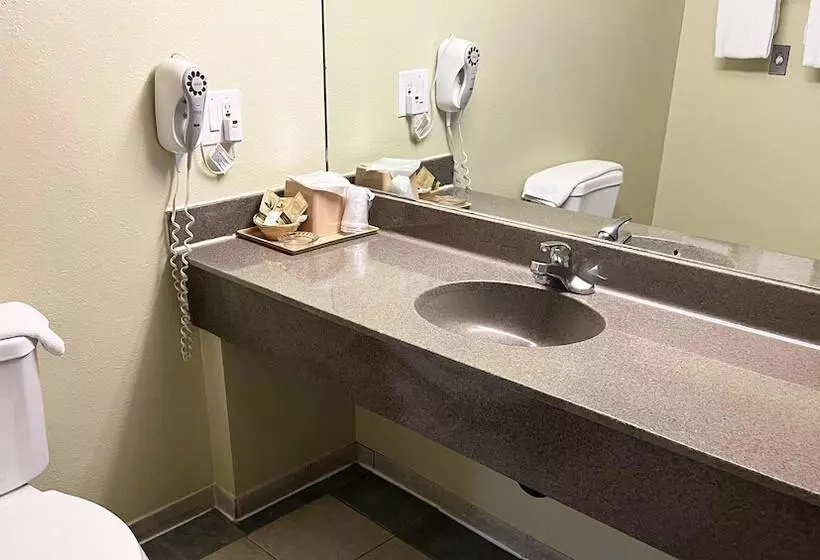 Rivera Inn & Suites Motel