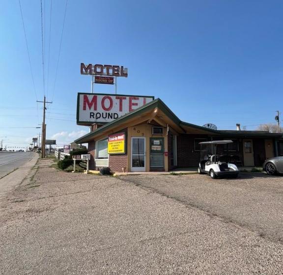 Round Up Motel