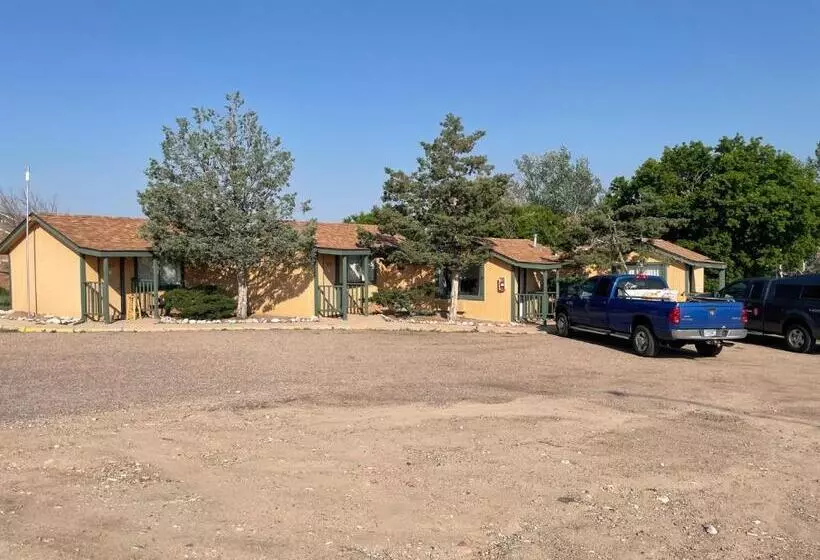 Round Up Motel