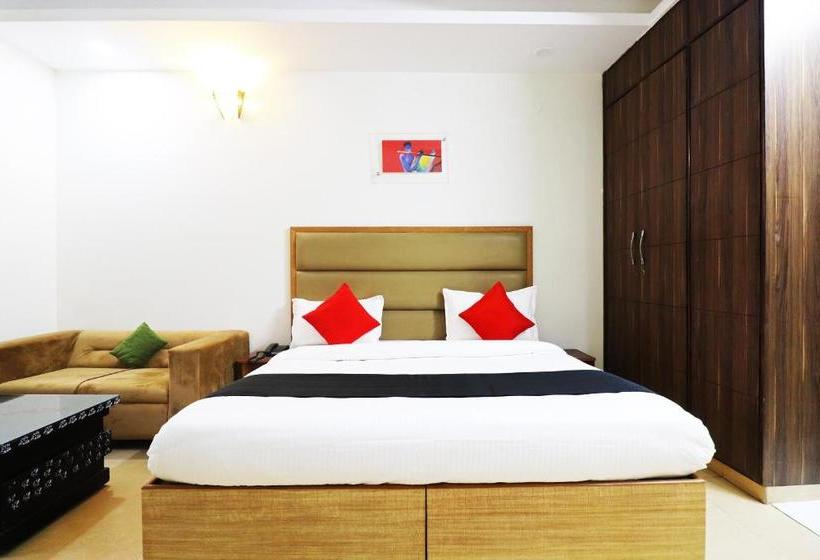 Hotel Capital O 65693 The Sterling Villa