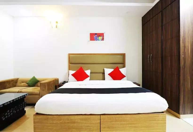Hotelli Capital O 65693 The Sterling Villa