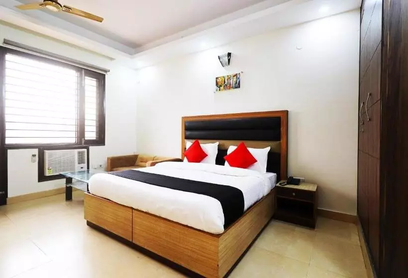Hotelli Capital O 65693 The Sterling Villa