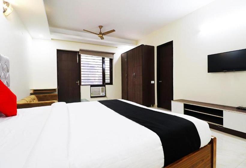 Hotel Capital O 65693 The Sterling Villa