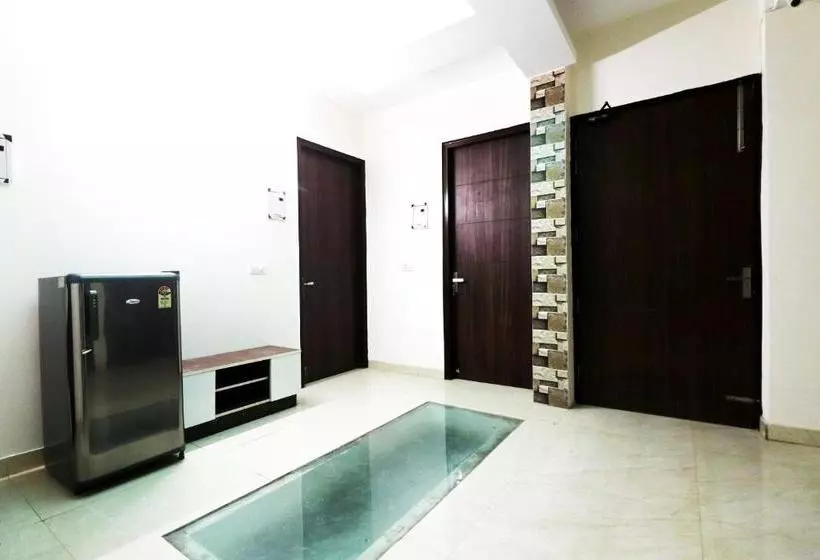 Hotelli Capital O 65693 The Sterling Villa