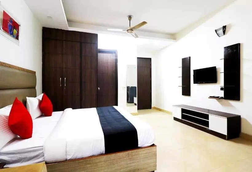 Hotelli Capital O 65693 The Sterling Villa