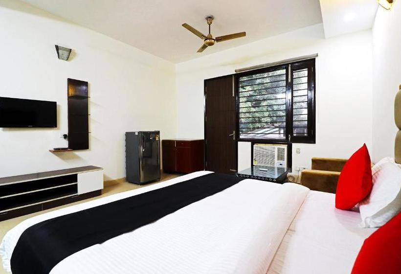 Hotel Capital O 65693 The Sterling Villa