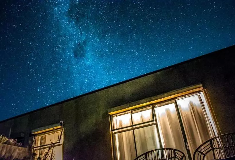 پانسیون The Hidden Spring