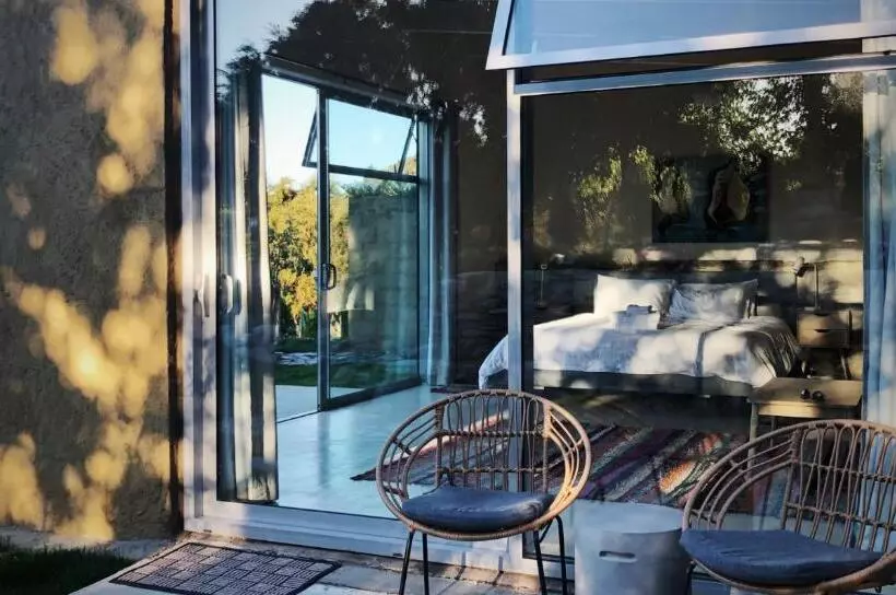 پانسیون The Hidden Spring