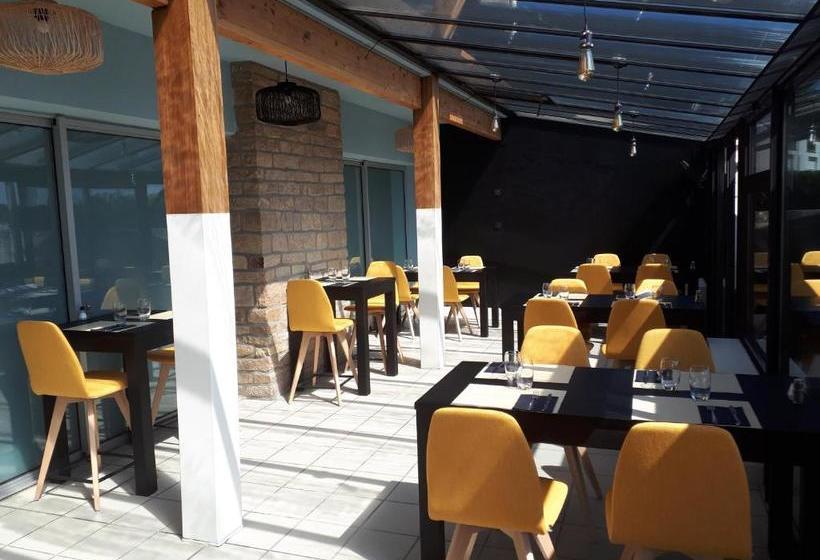 בית מלון כפרי Hôtel Du Port Bar Restaurant