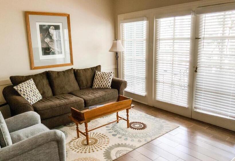 酒店 The Lodge At The Bluffs