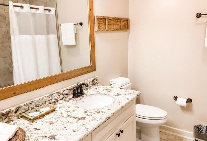 酒店 The Lodge At The Bluffs