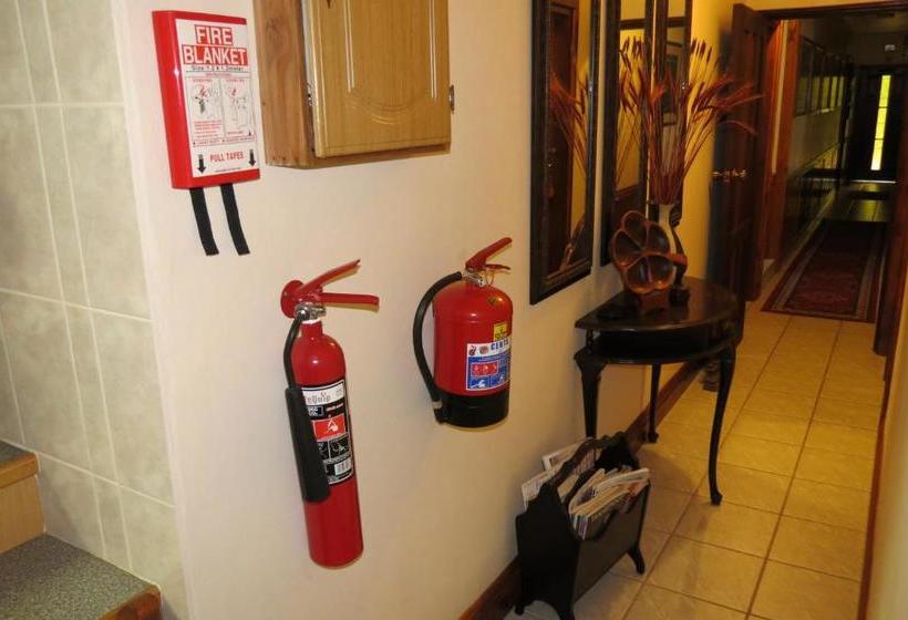 بنسيون Dieu Donnee River Lodge