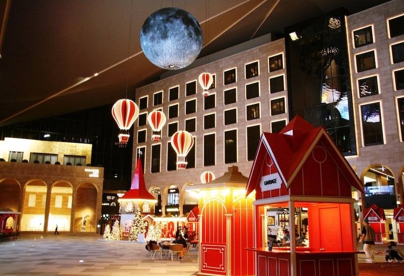 Airport Capsule Hotel Fly Me To The Moon