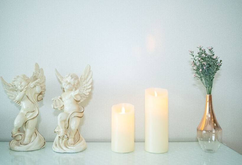 Airport Capsule Hotel Fly Me To The Moon