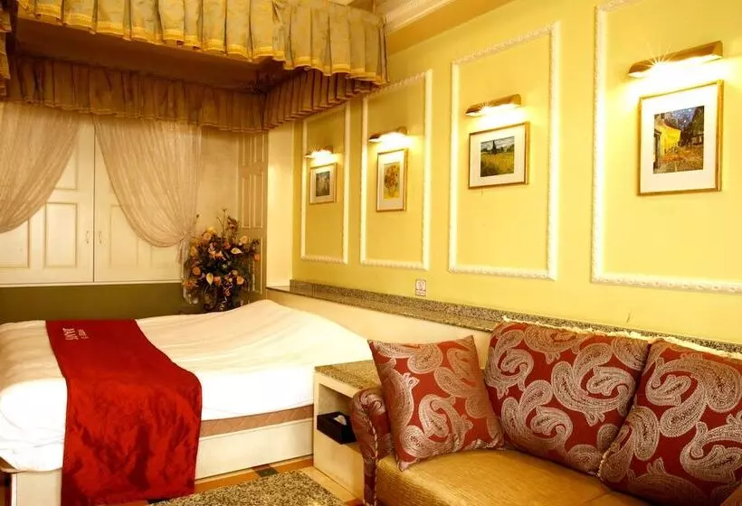 Hotelli K S Dandy  A Trip To The Town Of Provence   Adults Only