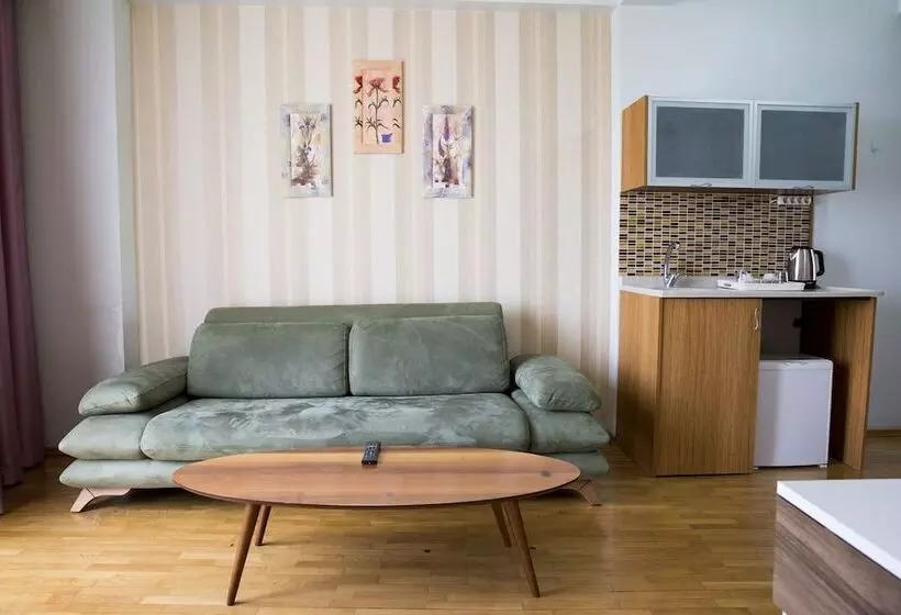 هتل Omar Sultan Park Suites