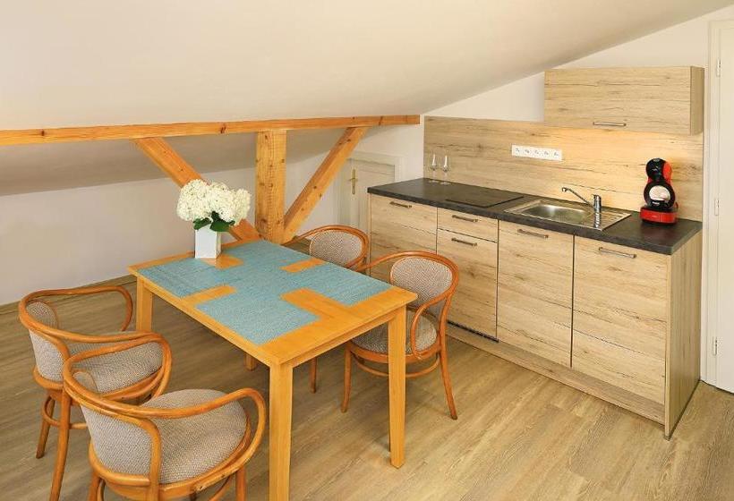 膳宿费 Garni Villa Areka