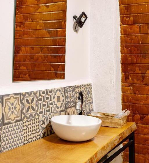 Bed and Breakfast Fortress Jacuzzi Suites