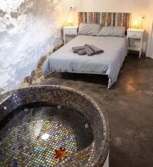 Aamiaismajoitus (B&B) Fortress Jacuzzi Suites