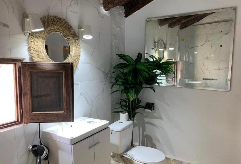 Bed and Breakfast Fortress Jacuzzi Suites