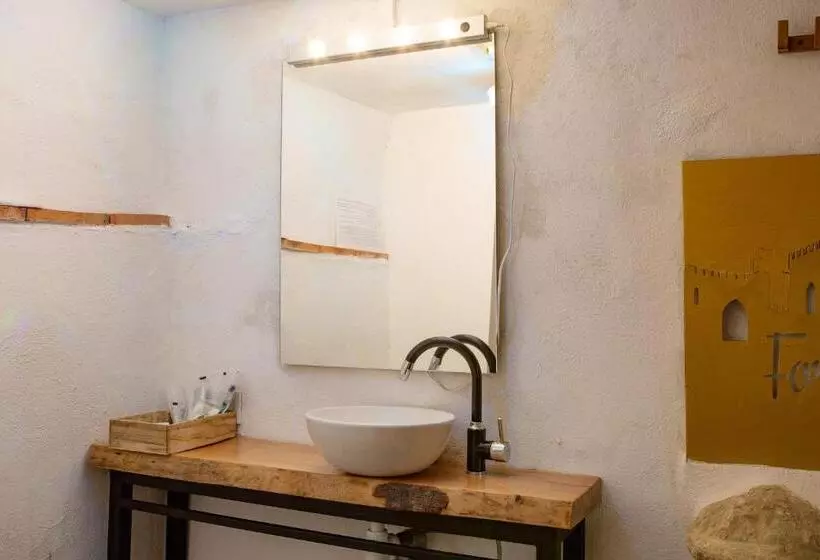 Aamiaismajoitus (B&B) Fortress Jacuzzi Suites