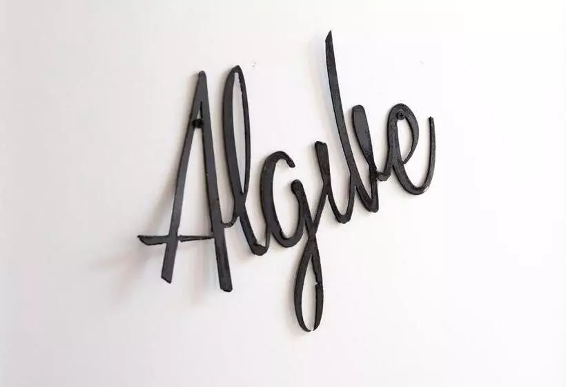 Aamiaismajoitus (B&B) Fortress Jacuzzi Suites