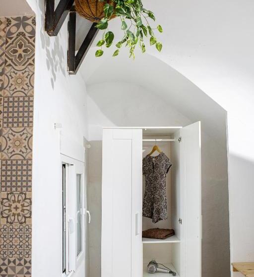 Bed and Breakfast Fortress Jacuzzi Suites