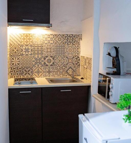 Bed and Breakfast Fortress Jacuzzi Suites