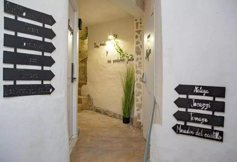 Aamiaismajoitus (B&B) Fortress Jacuzzi Suites