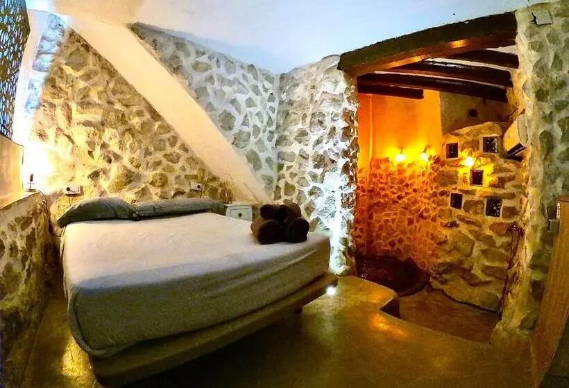 Aamiaismajoitus (B&B) Fortress Jacuzzi Suites