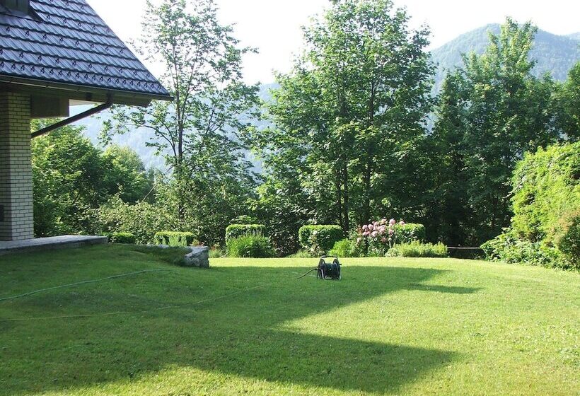 پانسیون Tourist House Capricorn