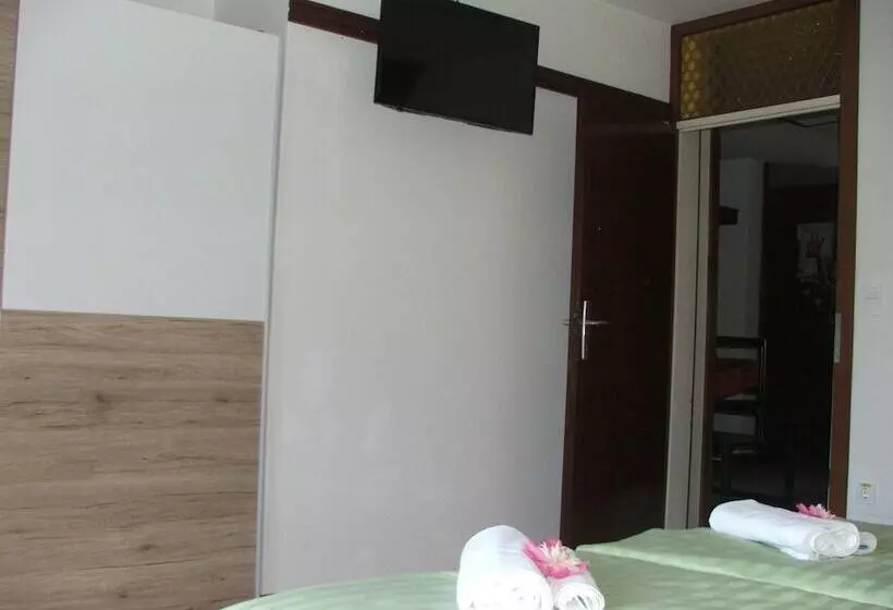 پانسیون Tourist House Capricorn