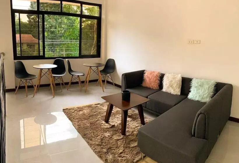 Monati Hostel Panglao
