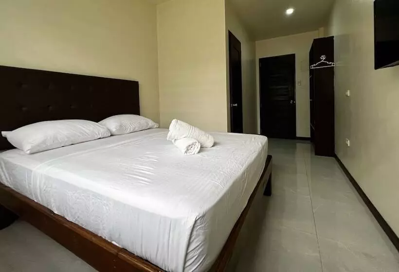 Monati Hostel Panglao
