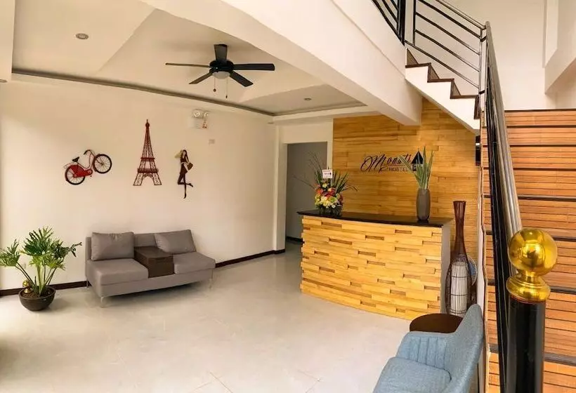 Monati Hostel Panglao